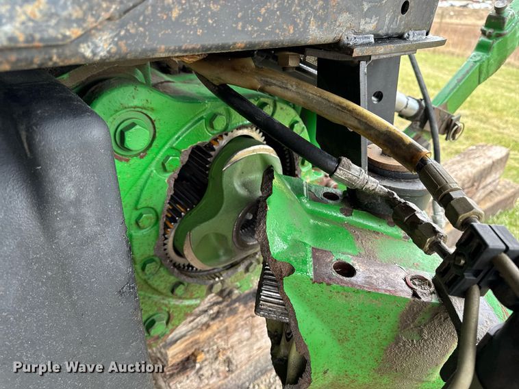 image for item EM3764 2006 John Deere 7220 tractor