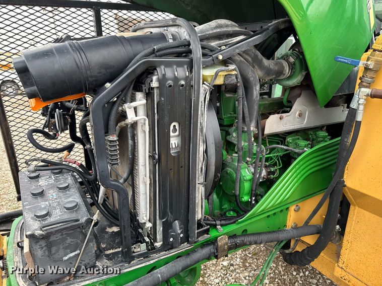 image for item EM3764 2006 John Deere 7220 tractor