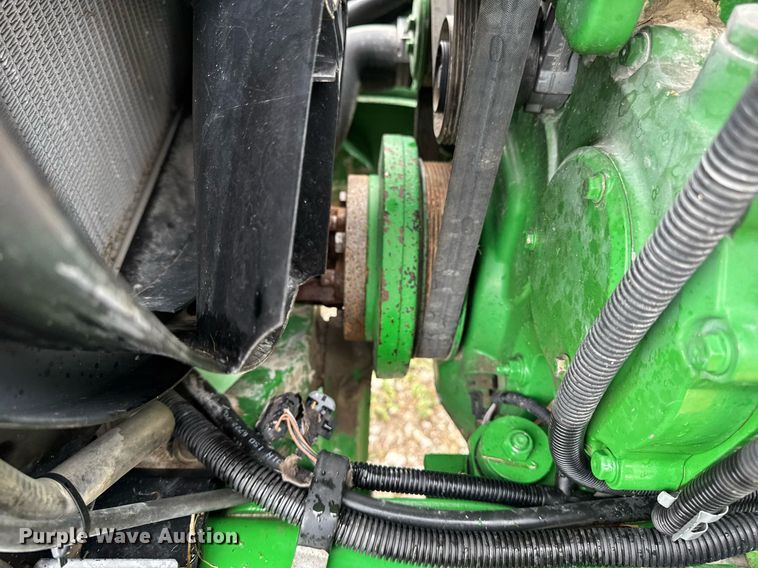 image for item EM3764 2006 John Deere 7220 tractor