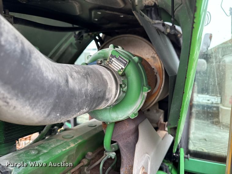 image for item EM3764 2006 John Deere 7220 tractor