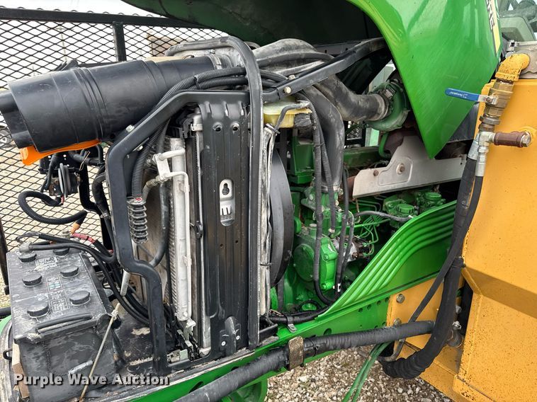 image for item EM3764 2006 John Deere 7220 tractor