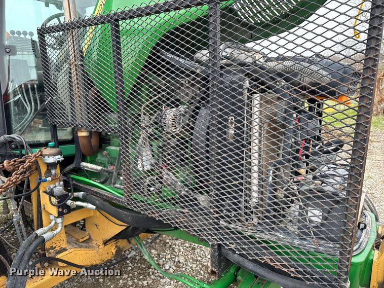 image for item EM3764 2006 John Deere 7220 tractor