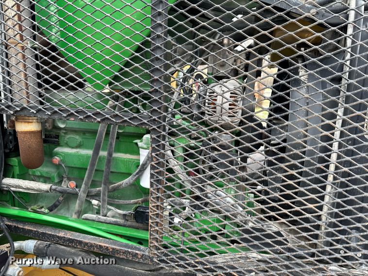 image for item EM3764 2006 John Deere 7220 tractor