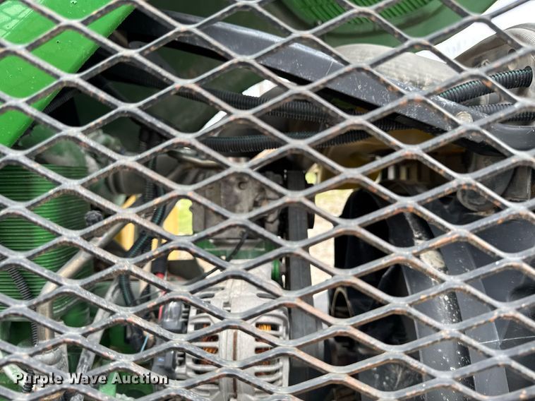 image for item EM3764 2006 John Deere 7220 tractor