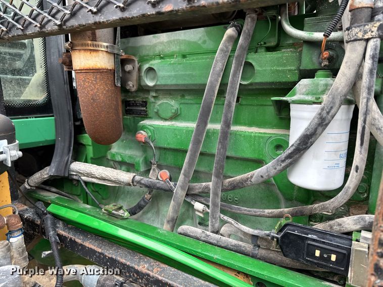 image for item EM3764 2006 John Deere 7220 tractor