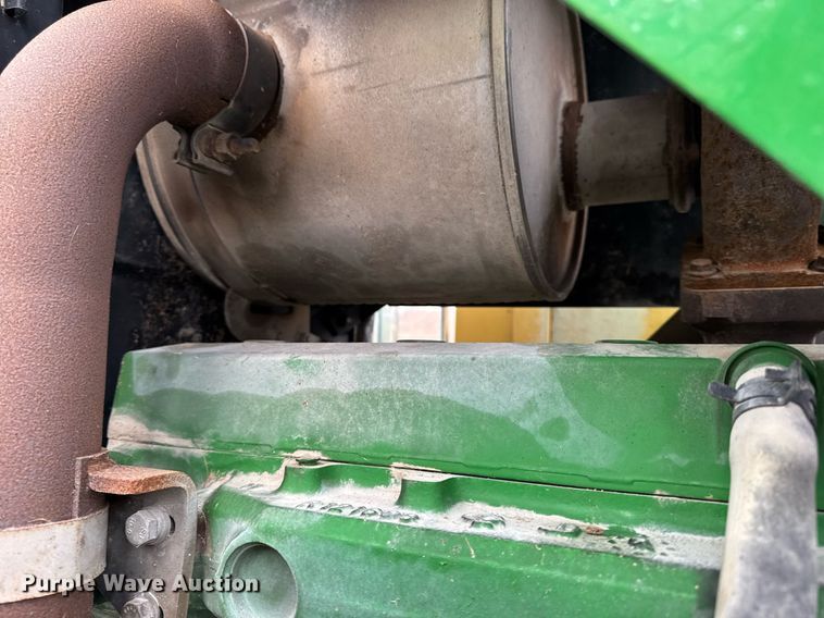 image for item EM3764 2006 John Deere 7220 tractor