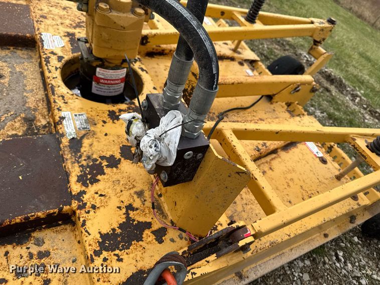 image for item EM3764 2006 John Deere 7220 tractor