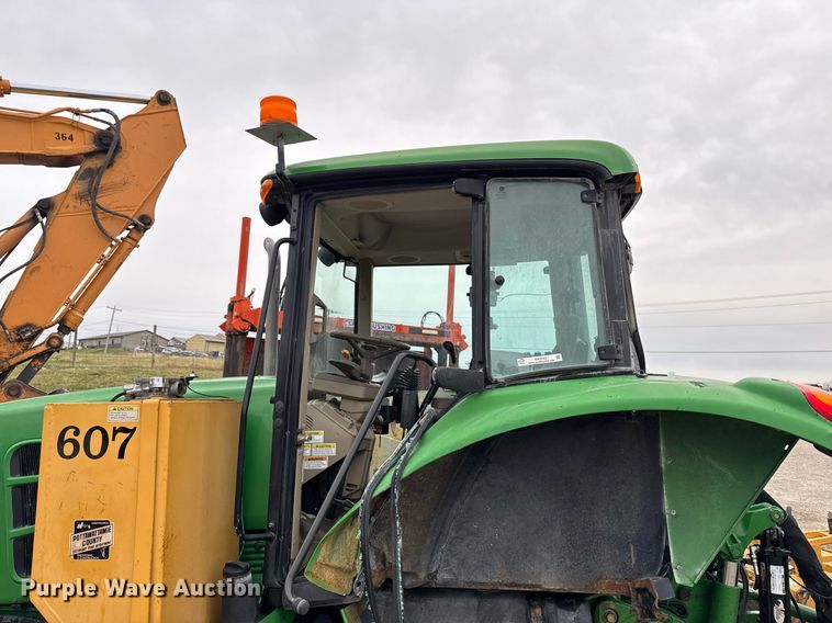 image for item EM3765 2011 John Deere 7130 tractor