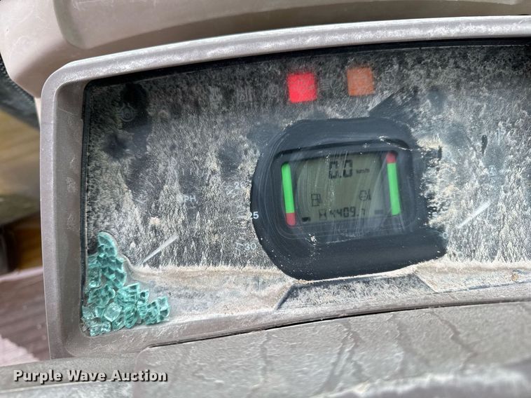 image for item EM3765 2011 John Deere 7130 tractor