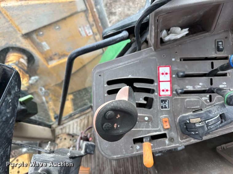 image for item EM3765 2011 John Deere 7130 tractor