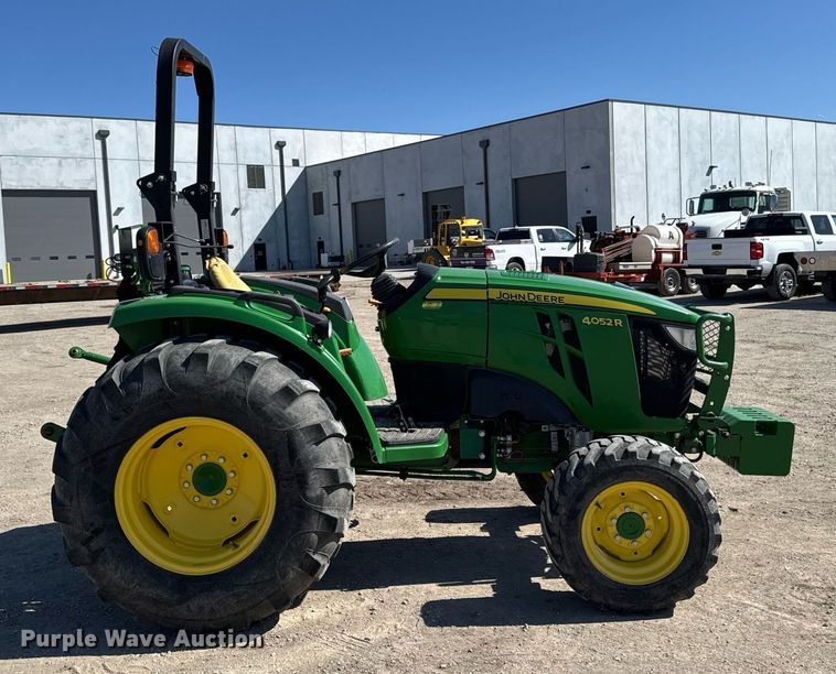 image for item EM3788 2019 John Deere 4052R MFWD tractor