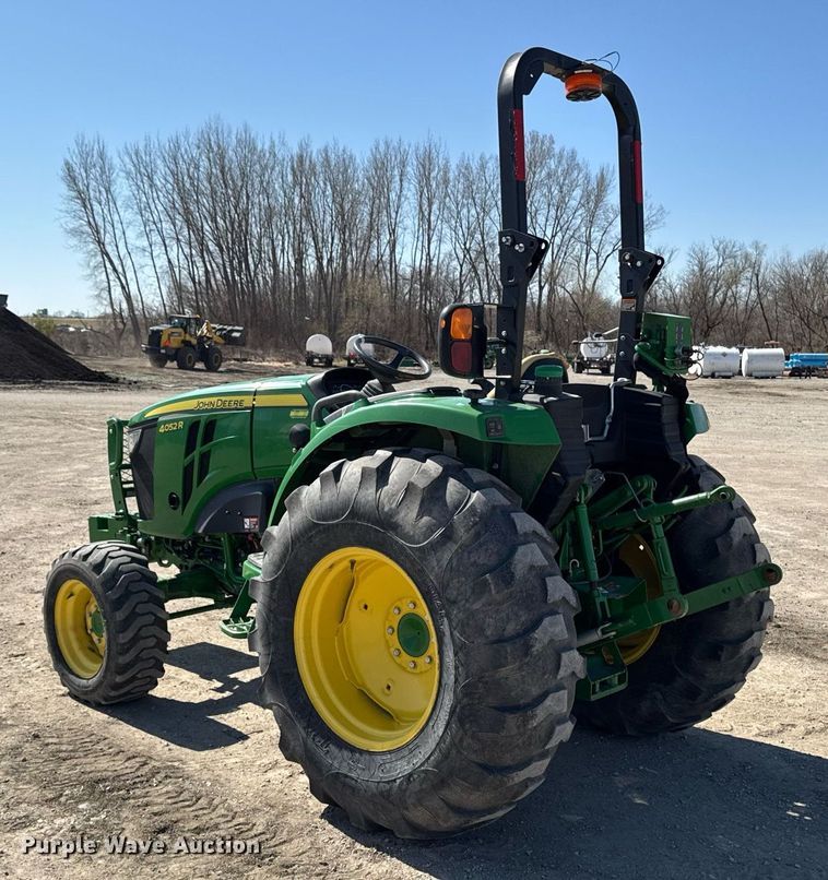 image for item EM3788 2019 John Deere 4052R MFWD tractor