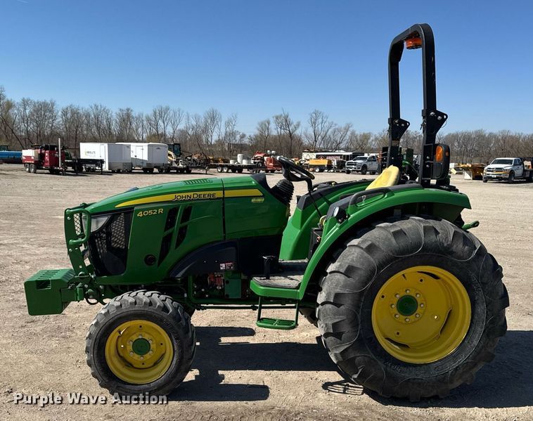 image for item EM3788 2019 John Deere 4052R MFWD tractor