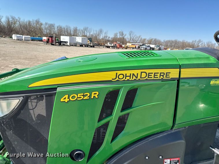 image for item EM3788 2019 John Deere 4052R MFWD tractor