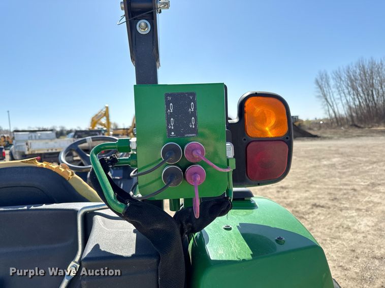 image for item EM3788 2019 John Deere 4052R MFWD tractor