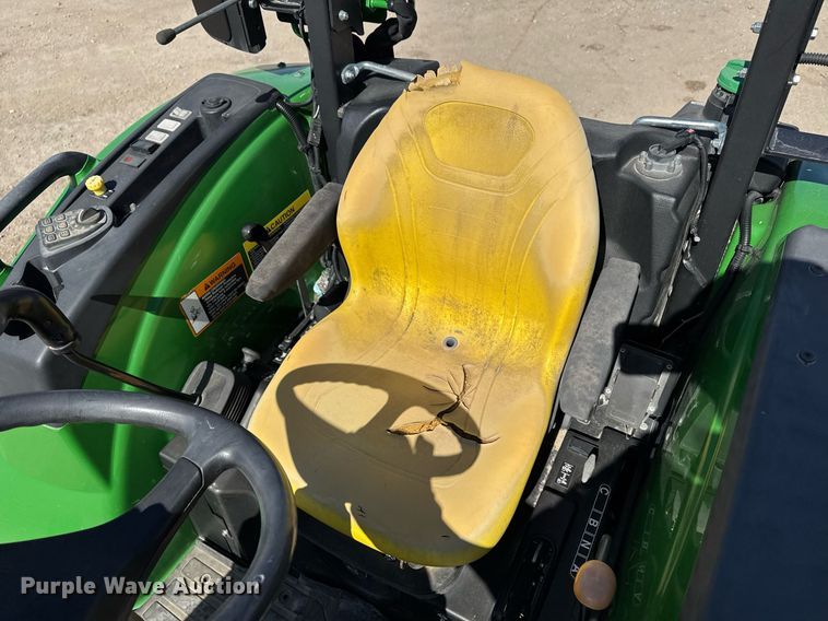 image for item EM3788 2019 John Deere 4052R MFWD tractor