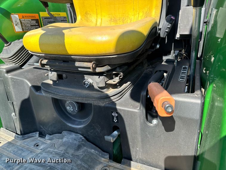 image for item EM3788 2019 John Deere 4052R MFWD tractor