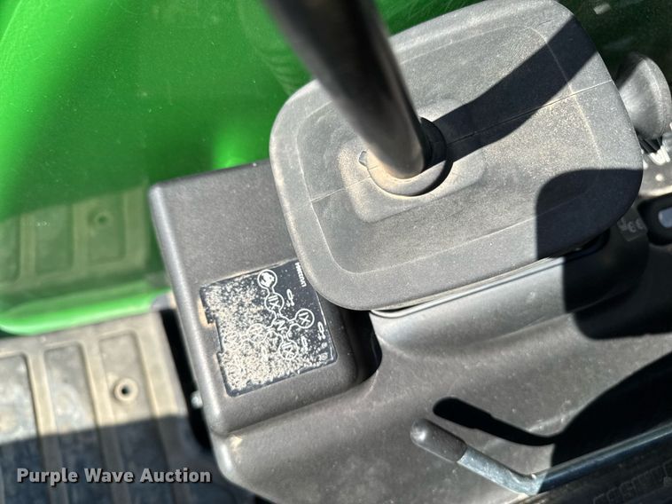 image for item EM3788 2019 John Deere 4052R MFWD tractor