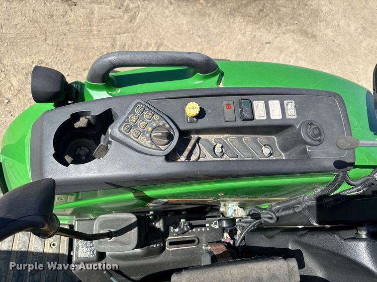 image for item EM3788 2019 John Deere 4052R MFWD tractor