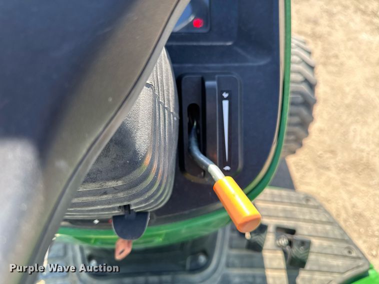 image for item EM3788 2019 John Deere 4052R MFWD tractor