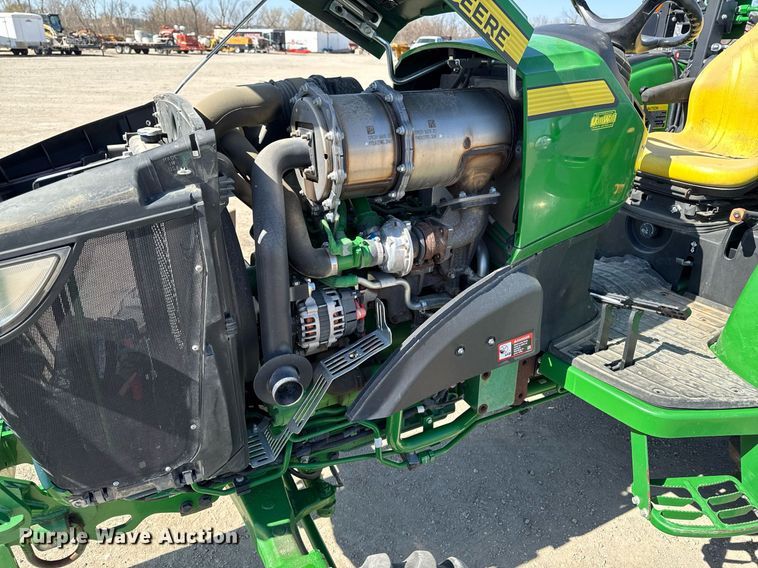 image for item EM3788 2019 John Deere 4052R MFWD tractor