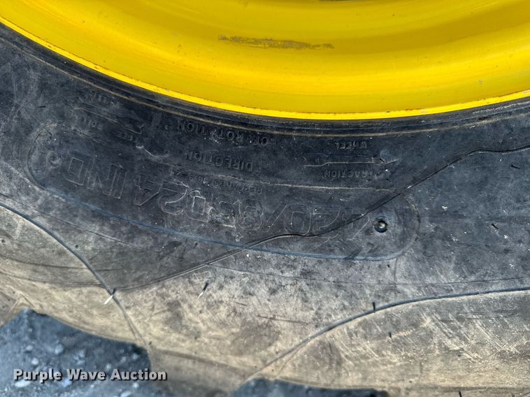 image for item EM3788 2019 John Deere 4052R MFWD tractor