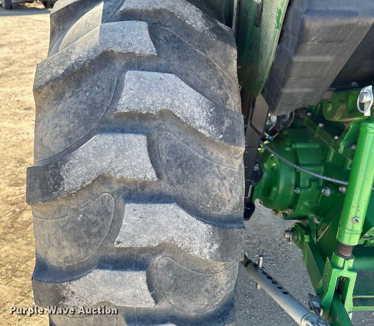 image for item EM3788 2019 John Deere 4052R MFWD tractor