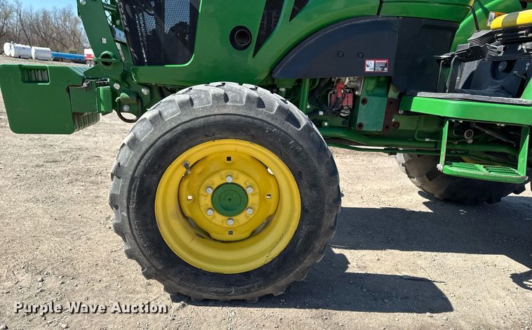 image for item EM3788 2019 John Deere 4052R MFWD tractor