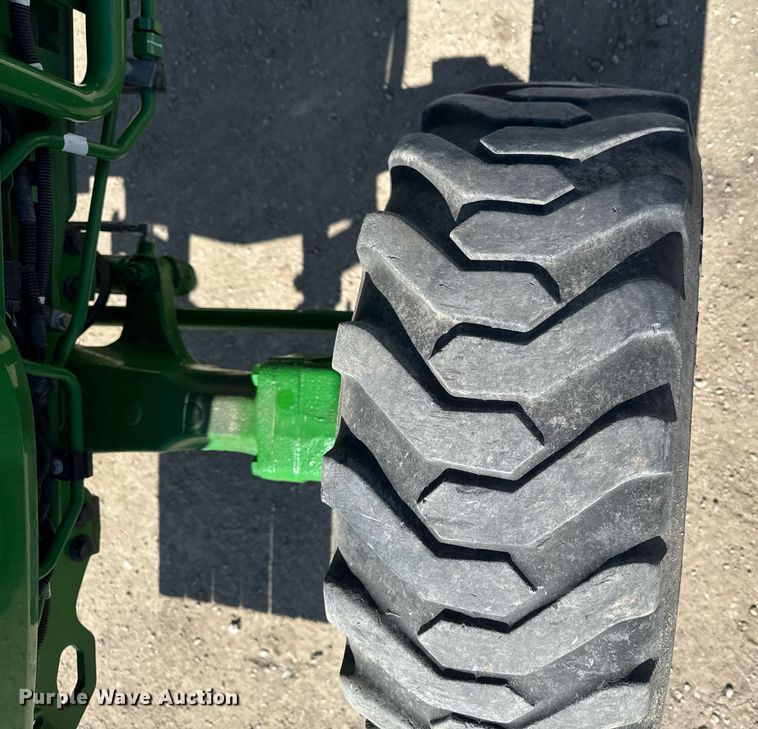 image for item EM3788 2019 John Deere 4052R MFWD tractor