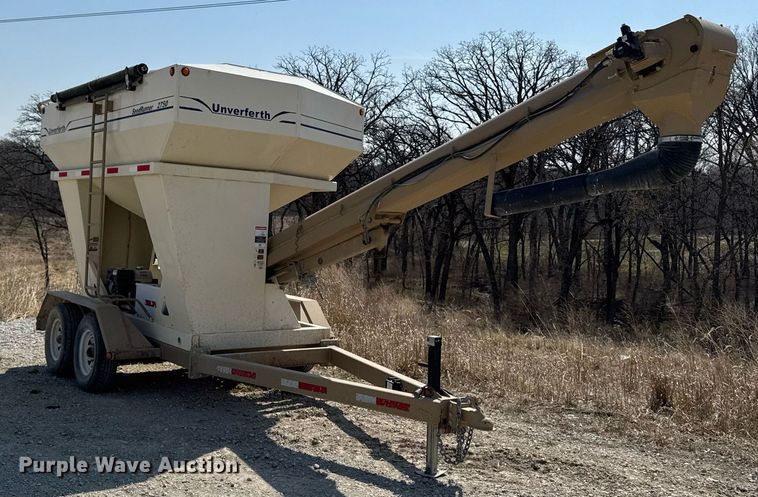 image for item EM3806 Unverferth Seedrunner 2750 seed tender