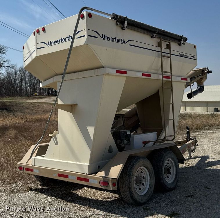 image for item EM3806 Unverferth Seedrunner 2750 seed tender
