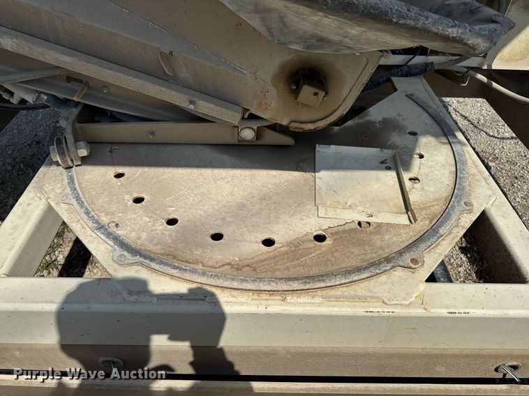 image for item EM3806 Unverferth Seedrunner 2750 seed tender