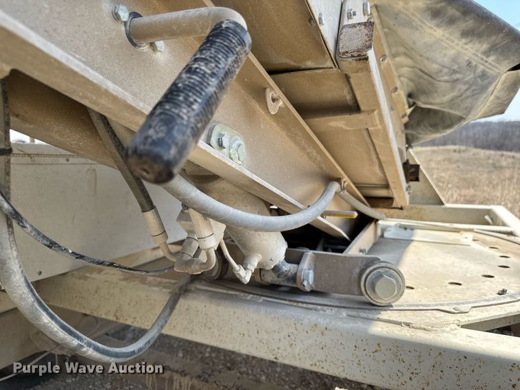 image for item EM3806 Unverferth Seedrunner 2750 seed tender