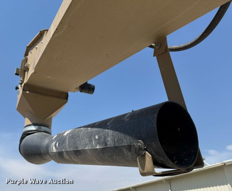 image for item EM3806 Unverferth Seedrunner 2750 seed tender