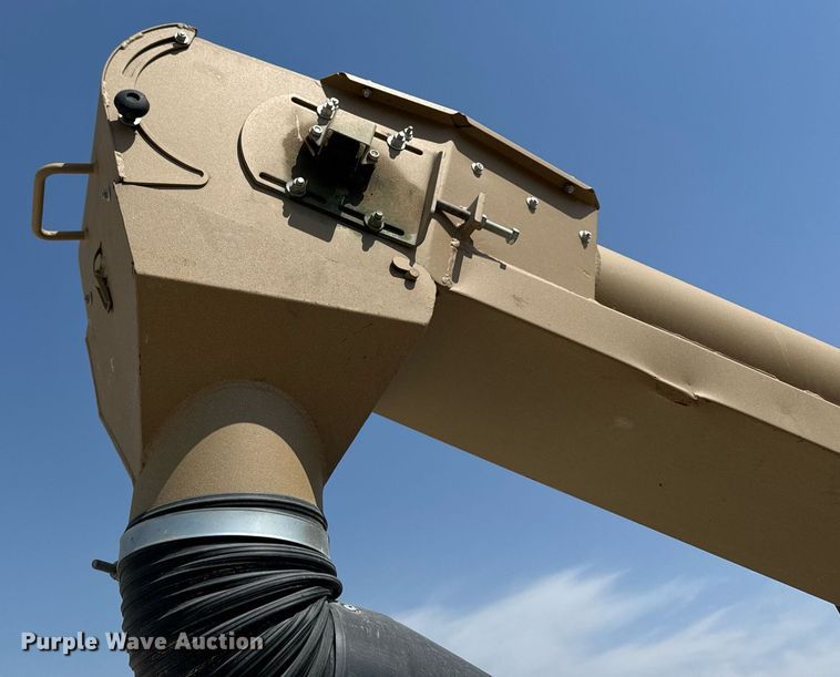 image for item EM3806 Unverferth Seedrunner 2750 seed tender