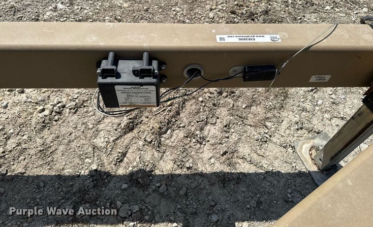 image for item EM3806 Unverferth Seedrunner 2750 seed tender