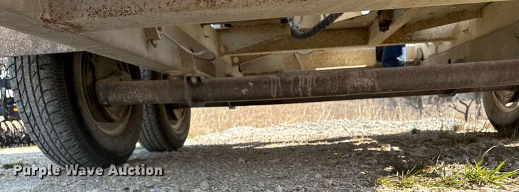 image for item EM3806 Unverferth Seedrunner 2750 seed tender