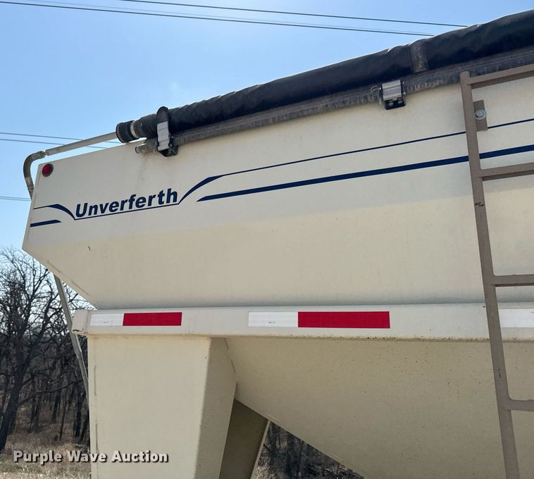 image for item EM3806 Unverferth Seedrunner 2750 seed tender