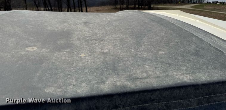 image for item EM3806 Unverferth Seedrunner 2750 seed tender