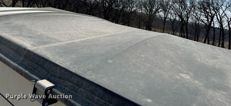 image for item EM3806 Unverferth Seedrunner 2750 seed tender