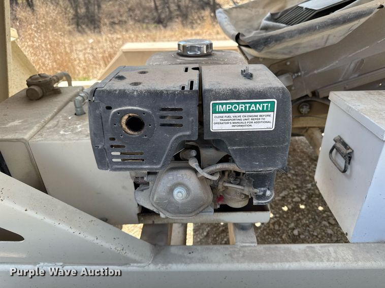 image for item EM3806 Unverferth Seedrunner 2750 seed tender