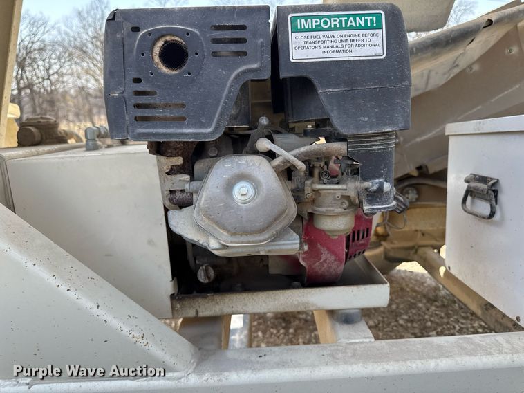 image for item EM3806 Unverferth Seedrunner 2750 seed tender