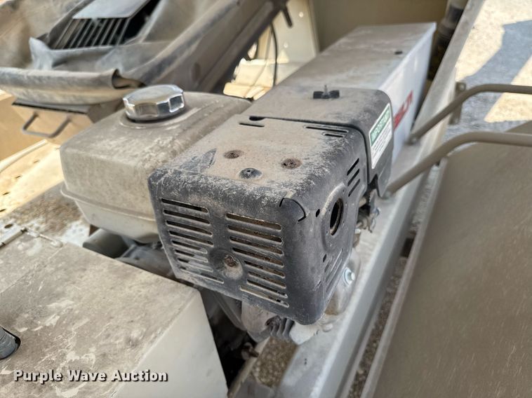 image for item EM3806 Unverferth Seedrunner 2750 seed tender