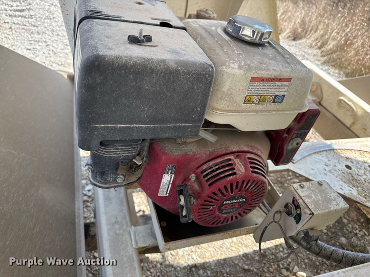 image for item EM3806 Unverferth Seedrunner 2750 seed tender