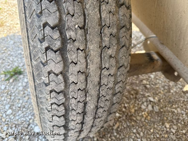 image for item EM3806 Unverferth Seedrunner 2750 seed tender