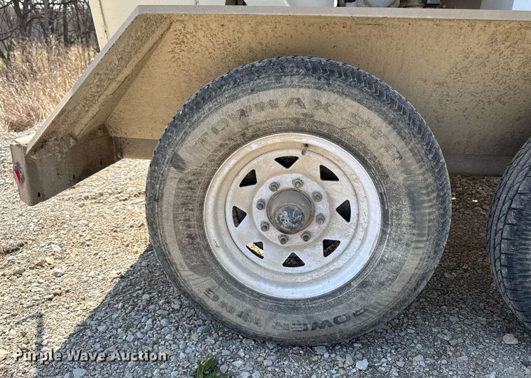 image for item EM3806 Unverferth Seedrunner 2750 seed tender