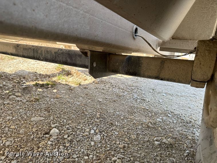 image for item EM3806 Unverferth Seedrunner 2750 seed tender