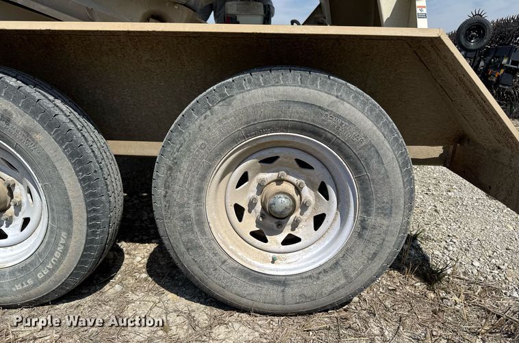 image for item EM3806 Unverferth Seedrunner 2750 seed tender