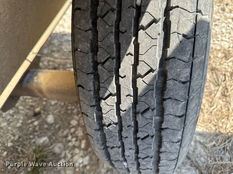 image for item EM3806 Unverferth Seedrunner 2750 seed tender