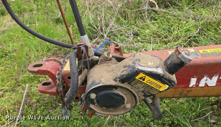 image for item EM7032 International 800 Cyclo Air air seeder